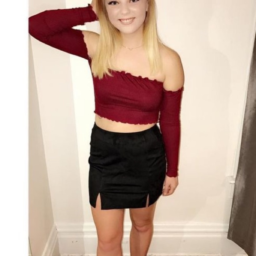 Red long sleeve crop top